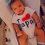 Zayan participe au concours pour gagner de l'argent avec cette photo : baby, smiling, infant, onesie, baby_seat, socks, cute, happy, portrait, child, indoors, soft_light, sparkles, comfort, relaxing, clothing, person, seat, closeup, cute_expression