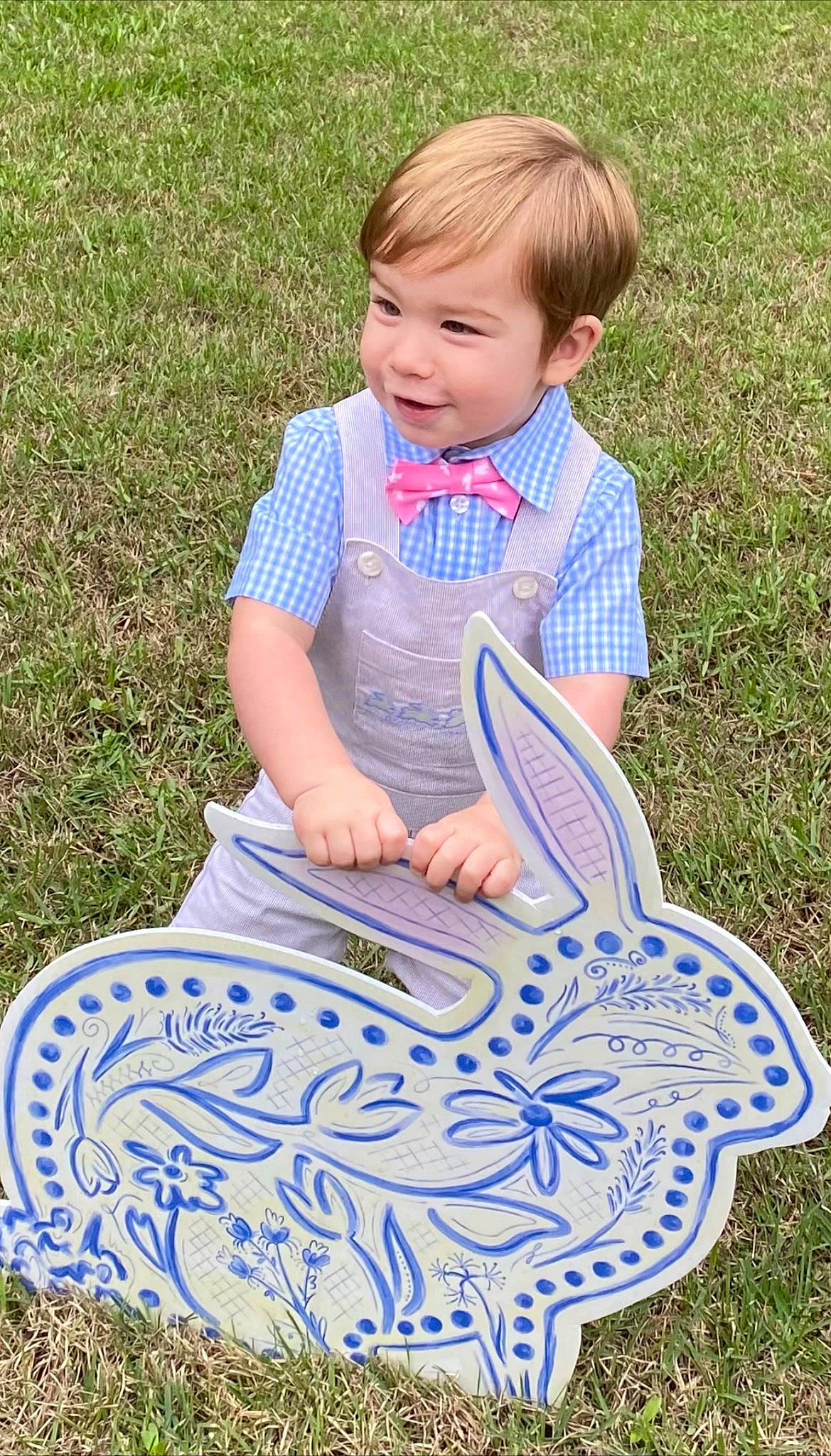 Buckley is registered to the contest to win money with this photo: art, baby_toddler_clothing, child, electric_blue, fun, grass, grass_family, happy, joy, lawn, leaf, leisure, pattern, people, people_in_nature, person, plant, recreation, summer, t_shirt