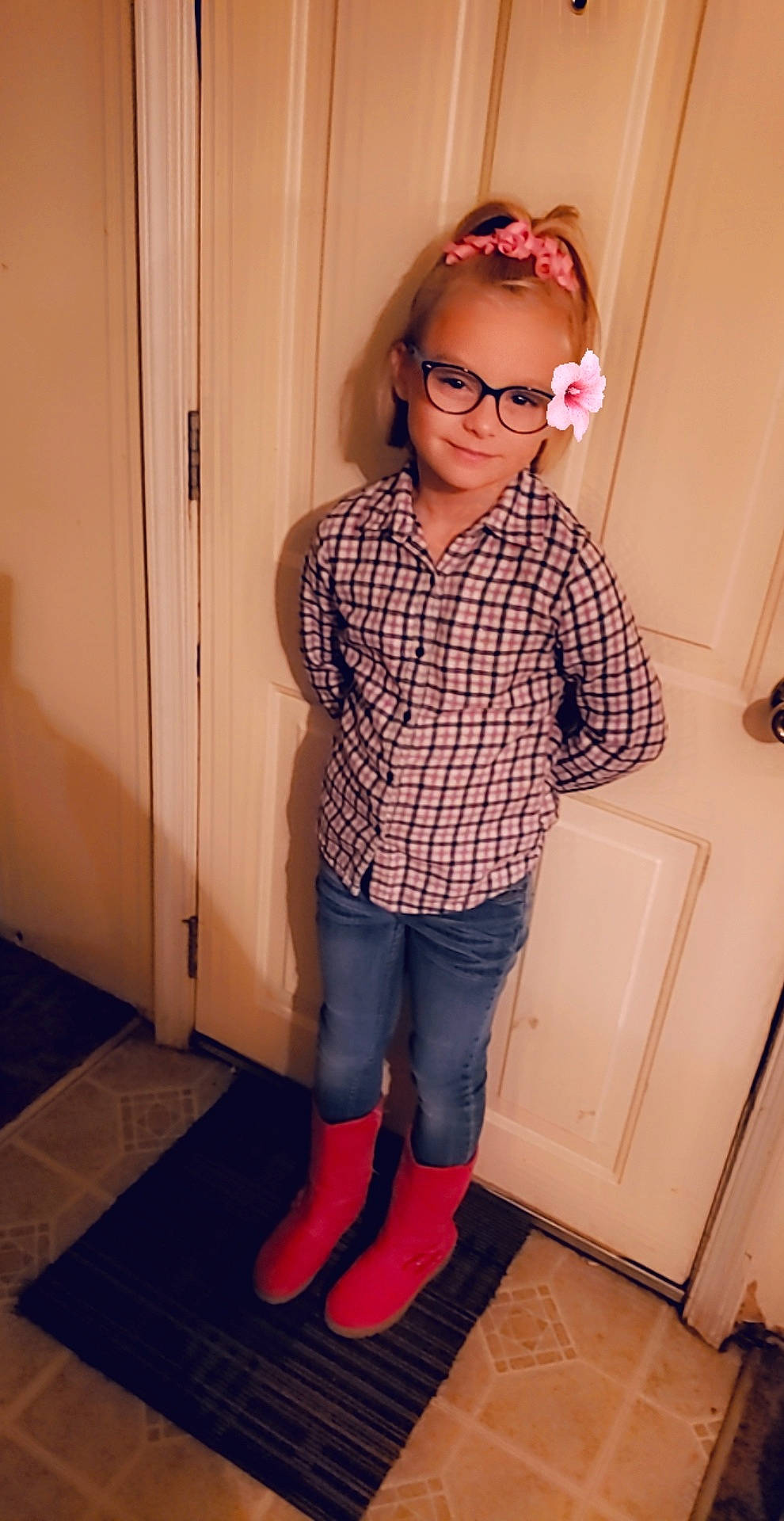 Skyye joined the competition — help win amazing prizes! eyewear, footwear, glasses, jeans, leg, pattern, person, plaid, shoe, shoulder, standing, t_shirt, vision_care