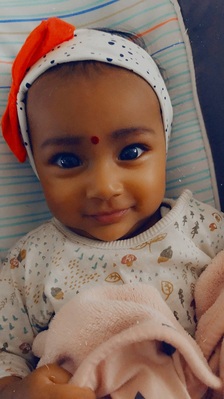 Aria Shivani Cathy a rejoint le concours — aidez-le/la à gagner de superbes lots ! baby, cheek, chin, eyebrow, face, facial_expression, forehead, happy, iris, joy, lip, nose, organ, person, pink, skin, sleeve, smile, temple, textile