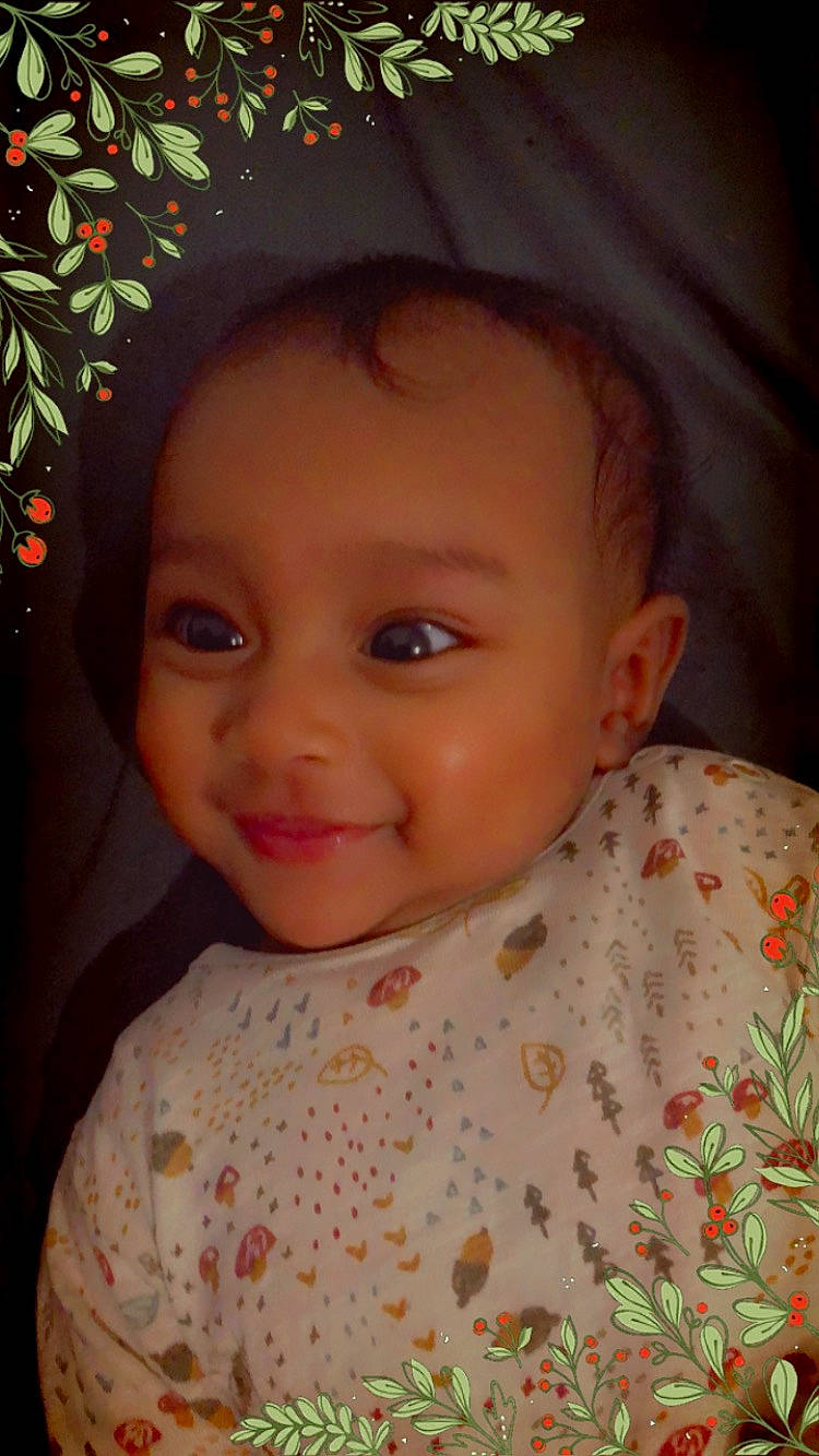 Aria Shivani Cathy participe au concours pour gagner de l'argent avec cette photo : baby, cheek, chin, eye, eyebrow, face, facial_expression, forehead, hair, hairstyle, head, human, human_body, iris, joy, lip, nose, person, skin, sleeve