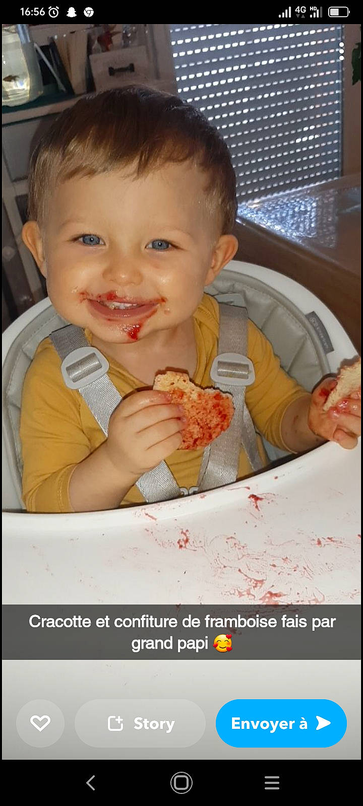 Mylan a rejoint le concours — aidez-le/la à gagner de superbes lots ! arm, baby, baby_food, baby_toddler_clothing, child, cuisine, dish, finger, food_craving, gesture, happy, joy, mouth, nose, organ, person, photo_caption, recipe, sharing, smile