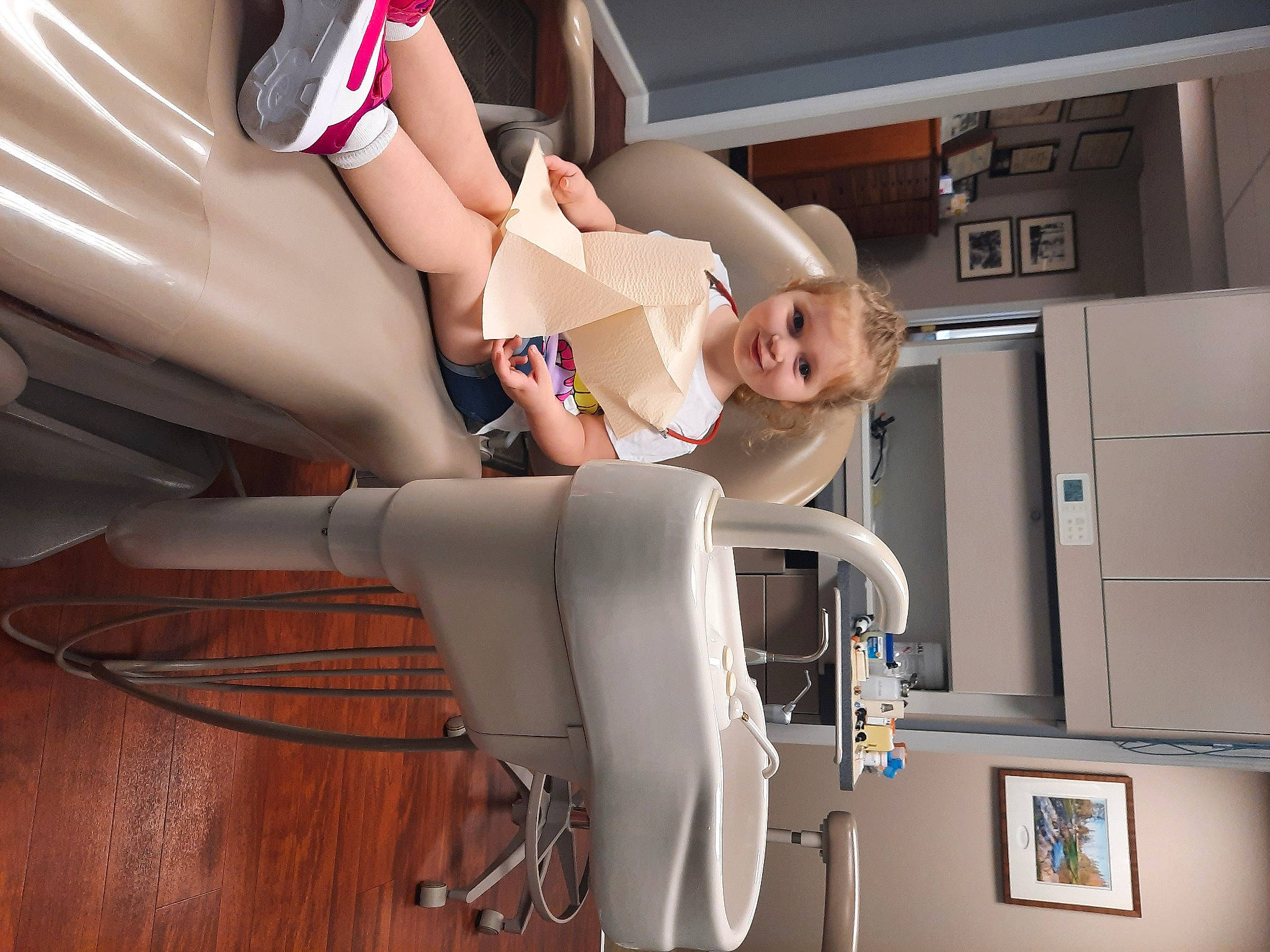 Lucille is registered to the contest to win money with this photo: automotive_design, baby, cabinetry, car_seat, chair, health_care, home_appliance, human_body, human_leg, joy, kitchen_appliance, leg, machine, motor_vehicle, person, personal_luxury_car, product, refrigerator, room, service