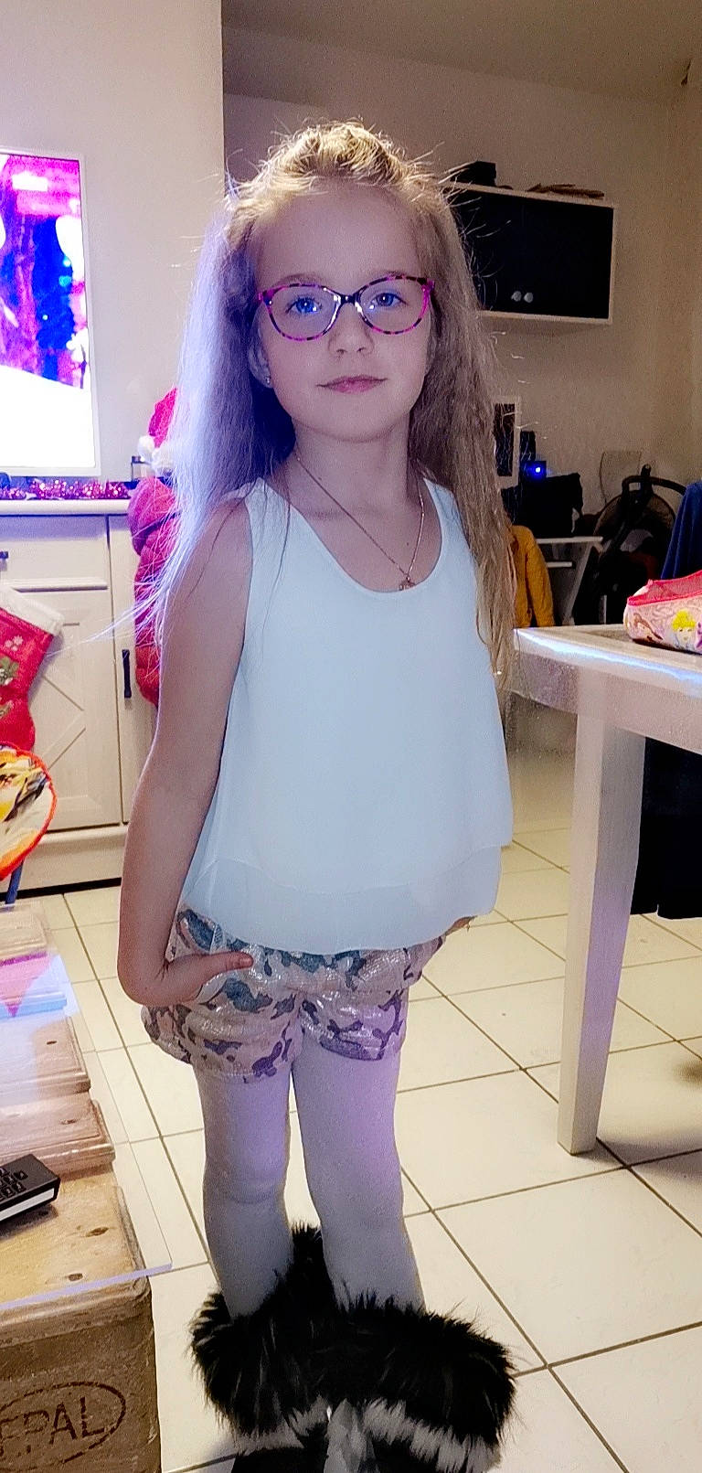 Shayna participe au concours pour gagner de l'argent avec cette photo : blue, clothing, eyelash, eyewear, fashion, fashion_design, joint, neck, person, pink, purple, shoulder, skin, sleeve, sportswear, standing, textile, thigh, vision_care, waist