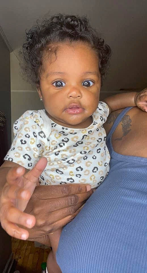 Kailee is registered to the contest to win money with this photo: arm, cheek, chin, eye, eyebrow, face, finger, gesture, hand, happy, human_body, iris, joint, lip, mouth, neck, nose, organ, person, skin