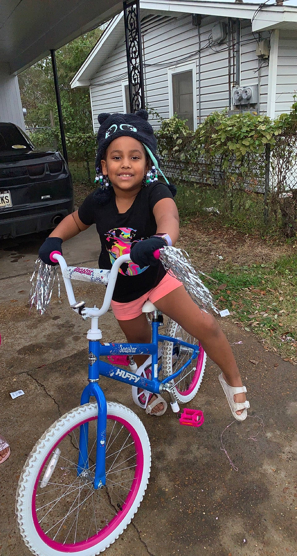 Julia joined the competition — help win amazing prizes! automotive_tire, bicycle, bicycle_clothing, bicycle_fork, bicycle_frame, bicycle_handlebar, bicycle_helmet, bicycle_saddle, bicycle_stem, bicycle_tire, bicycle_wheel, bicycles_equipment_and_supplies, crankset, headwear, helmet, hub_gear, joy, person, plant, shorts