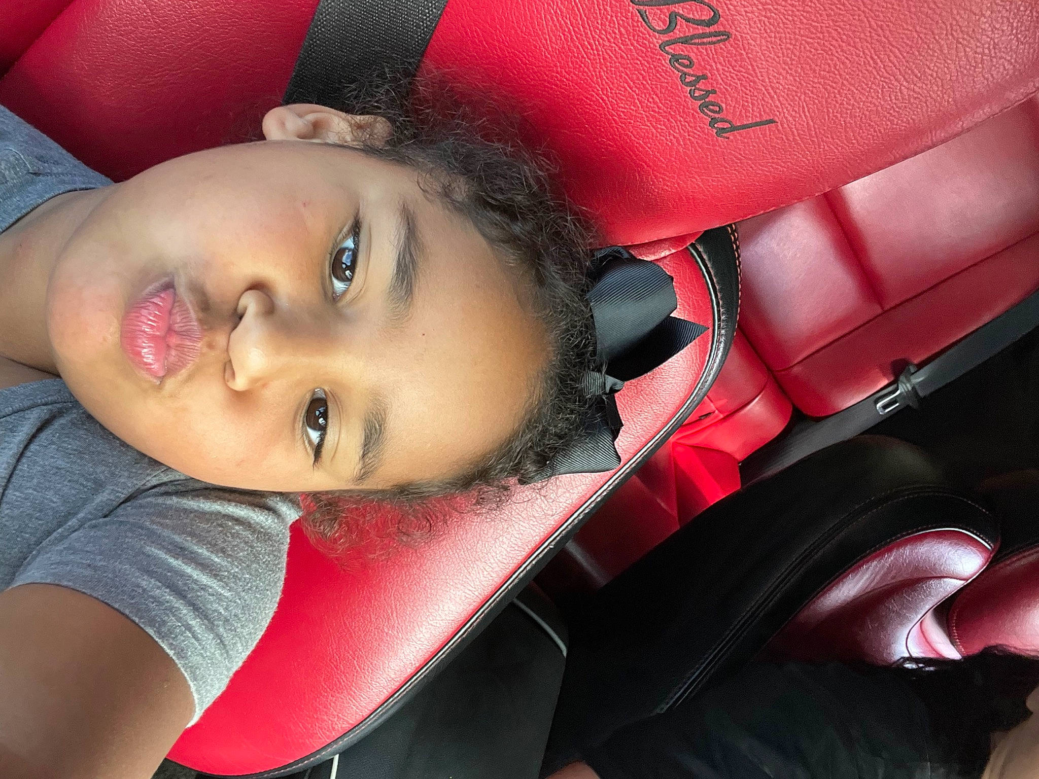 Leah is registered to the contest to win money with this photo: black_hair, cheek, chin, cool, eye, eyebrow, eyelash, finger, flash_photography, hairstyle, joint, lip, lipstick, mouth, muscle, neck, nose, person, pink, skin