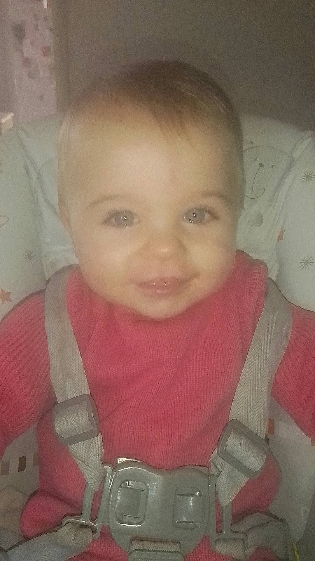 Évangéline a rejoint le concours — aidez-le/la à gagner de superbes lots ! baby, baby_products, baby_toddler_clothing, cheek, child, drinkware, eyelash, happy, iris, lip, nose, person, serveware, sitting, skin, sleeve, smile, tableware, toddler, tooth