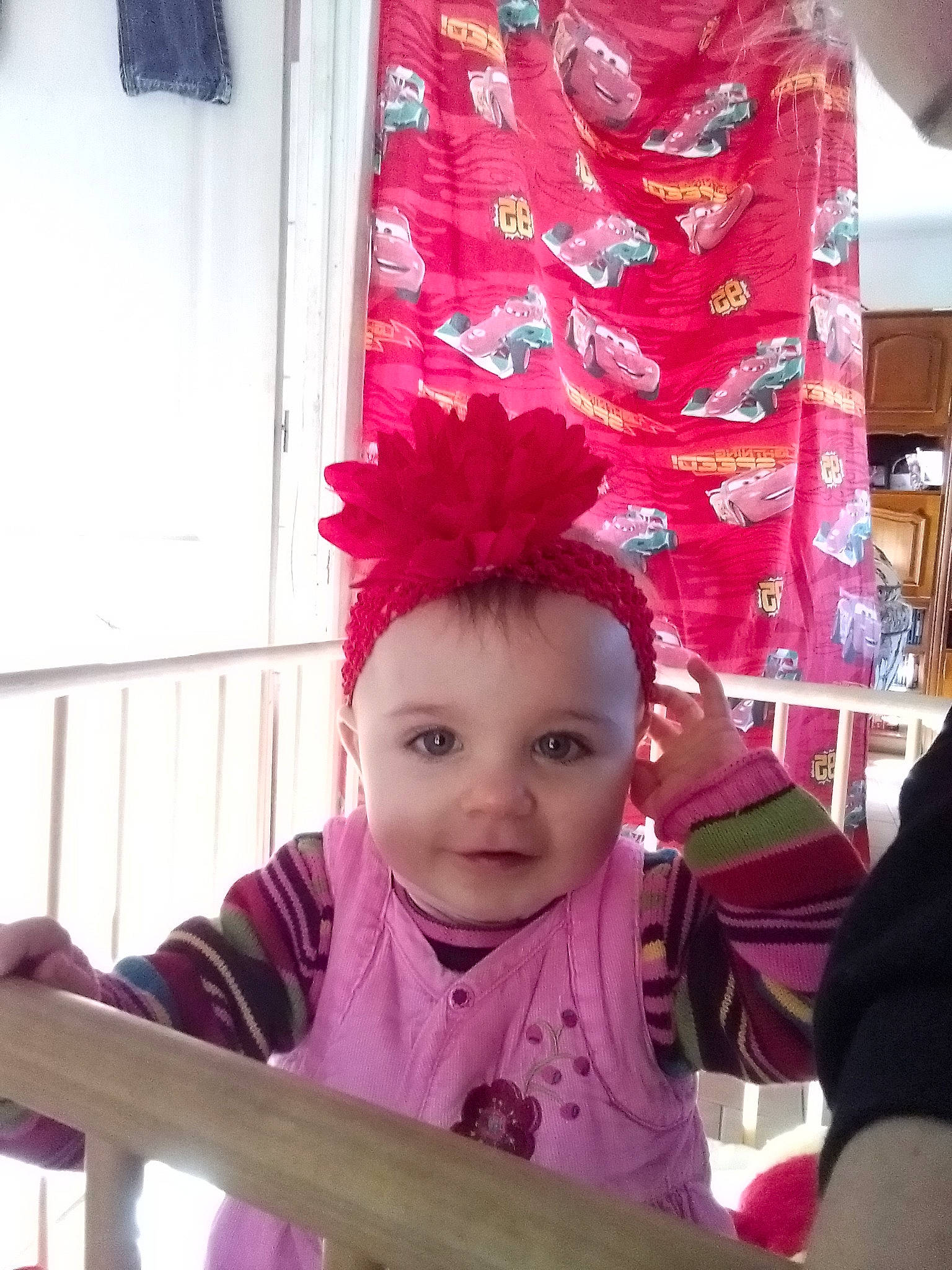 Évangéline participe au concours pour gagner de l'argent avec cette photo : baby, baby_products, cap, child, costume_hat, crown, event, fashion_accessory, fun, happy, headpiece, leisure, magenta, party_supply, person, pink, product, purple, room, smile