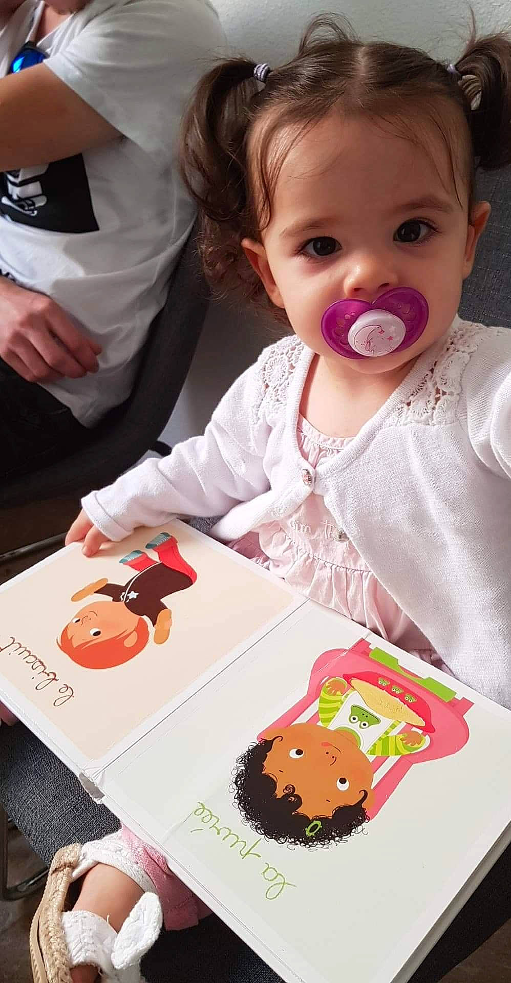 Alexia a rejoint le concours — aidez-le/la à gagner de superbes lots ! baked_goods, baking, birthday, buttercream, cake, cake_decorating, child, comfort_food, cuisine, dessert, eating, fondant, food, icing, party, person, pink, play, sugar_paste, sweetness