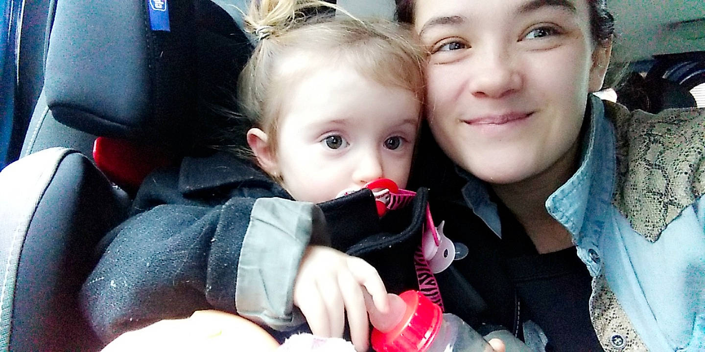 Noéliah a rejoint le concours — aidez-le/la à gagner de superbes lots ! baby, car_seat, cheek, child, daughter, happy, joy, person, product, smile, toddler