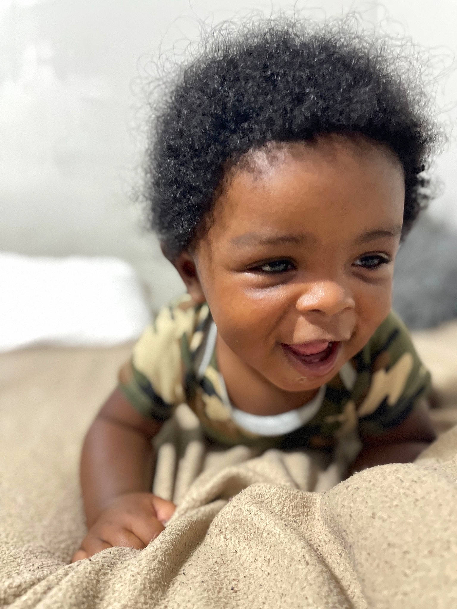 Marlee is registered to the contest to win money with this photo: black_hair, cheek, chin, comfort, eye, eyebrow, face, flash_photography, forehead, gesture, hair, happy, head, human, iris, lip, nose, person, skin, sleeve