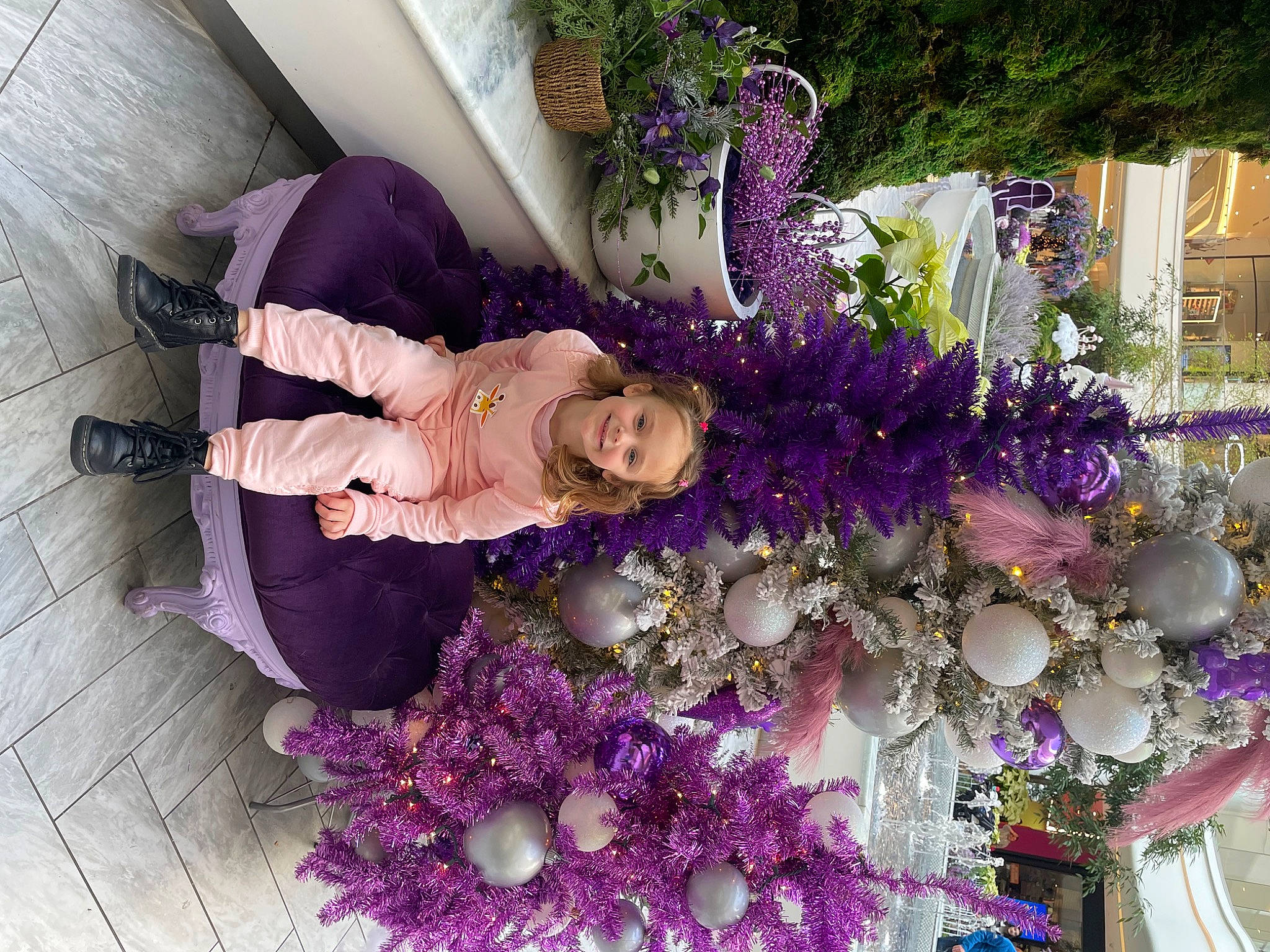 Antonia is registered to the contest to win money with this photo: annual_plant, christmas_decoration, christmas_ornament, cut_flowers, event, floral_design, floristry, flower, flower_arranging, holiday, interior_design, joy, magenta, ornament, person, petal, pink, plant, purple, tree