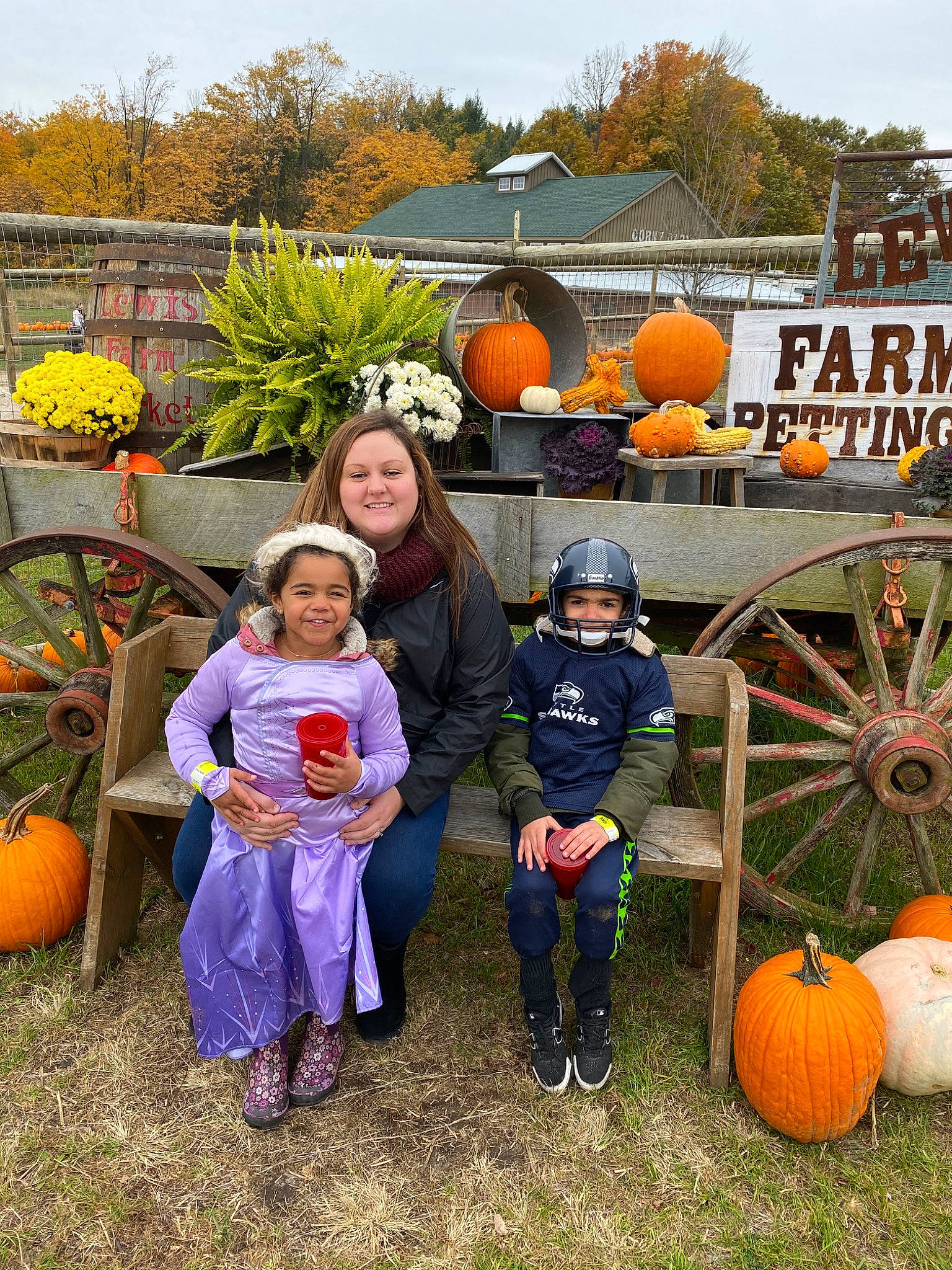 Esperanza joined the competition — help win amazing prizes! calabaza, cucurbita, farm, fruit, gourd, headwear, joy, local_food, person, plant, pumpkin, squash, trick_or_treat, vegetable, winter_squash