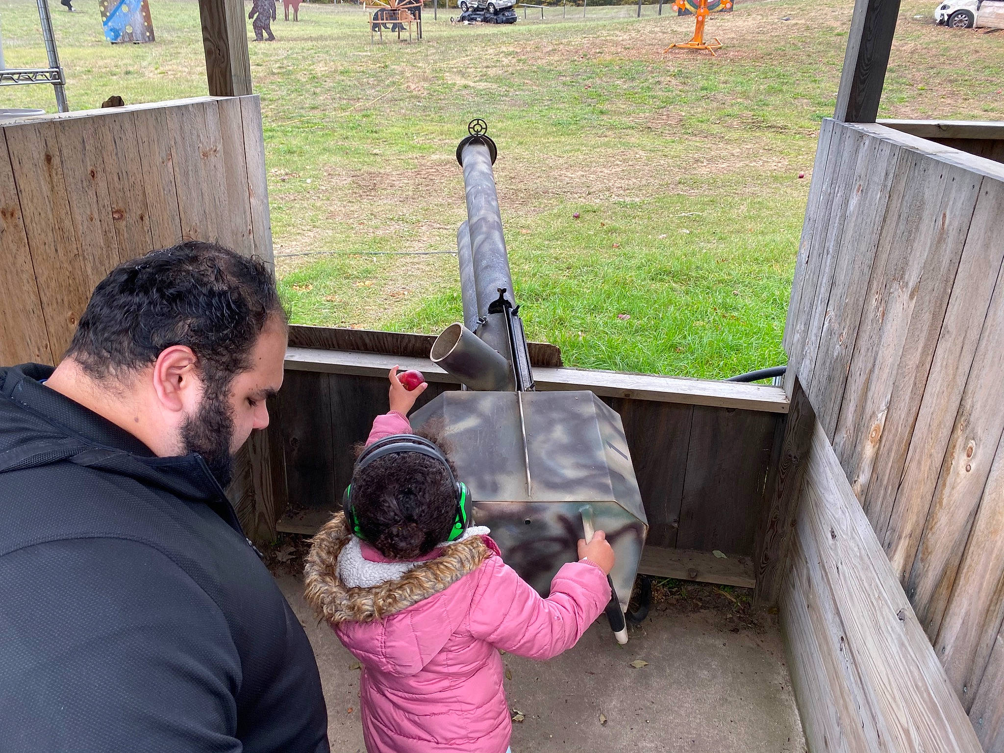 Esperanza joined the competition — help win amazing prizes! person, zoo