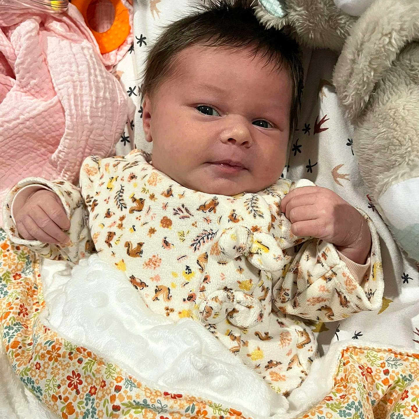 Milaya a rejoint le concours — aidez-le/la à gagner de superbes lots ! baby, ball, baseball, baseballball, blanket, crib, face, furniture, head, infantbed, newborn, person, photography, portrait, quilt, sport