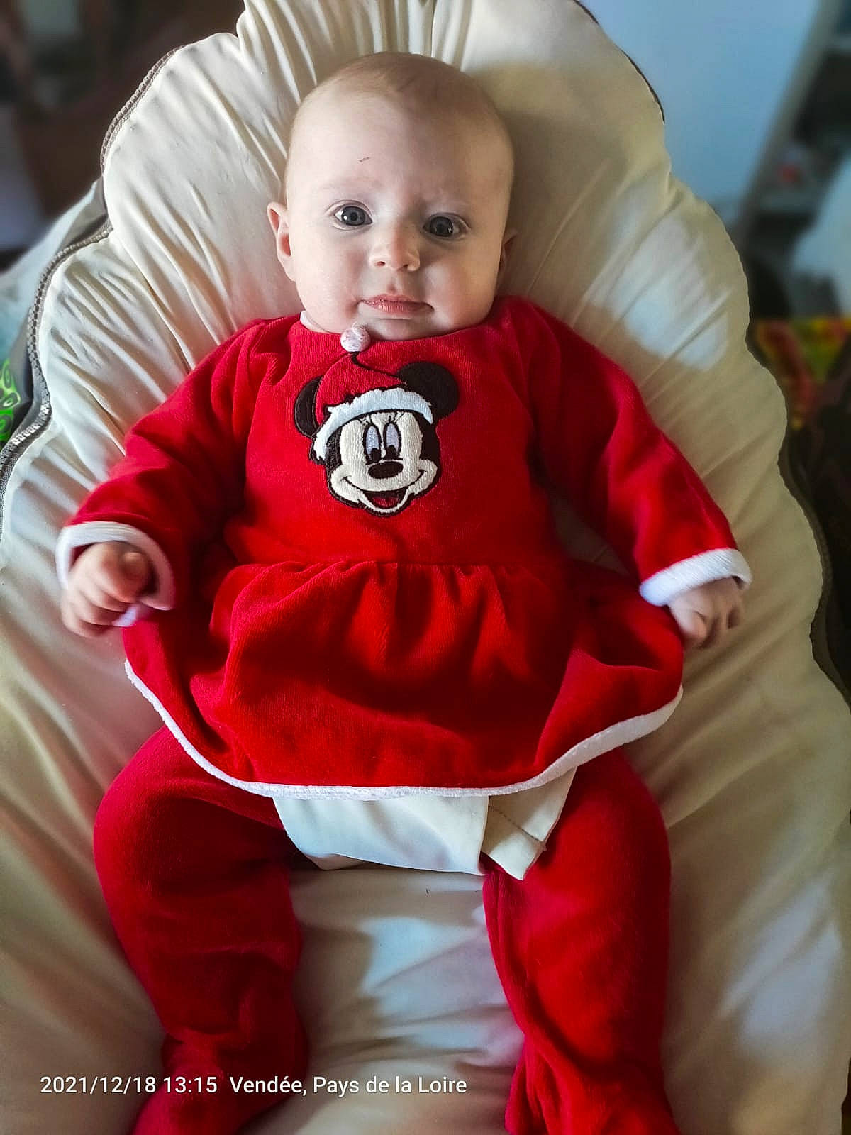 élyna participe au concours pour gagner de l'argent avec cette photo : arm, baby, baby_toddler_clothing, child, event, eye, fictional_character, fun, gesture, happy, head, human_body, magenta, person, pink, red, sleeve, smile, t_shirt, textile