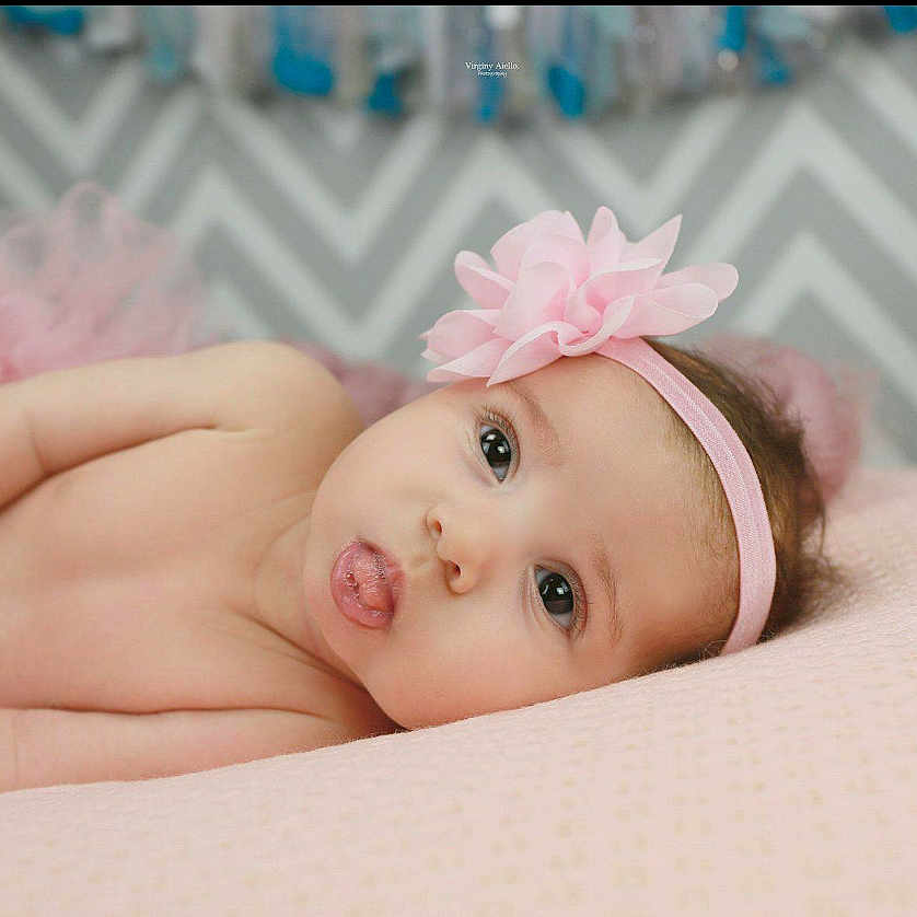 Ghjulia participe au concours pour gagner de l'argent avec cette photo : baby, beauty, cheek, child, crown, face, fashion_accessory, hair_accessory, head, headband, headgear, headpiece, photograph, photography, pink, portrait_photography, skin, smile, toddler