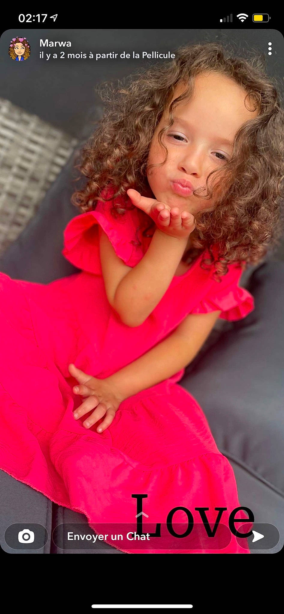 Safa a rejoint le concours — aidez-le/la à gagner de superbes lots ! dress, eye, eyelash, face, finger, flash_photography, gesture, hair, happy, head, human_body, lip, neck, one_piece_garment, person, pink, red, shoulder, skin, sleeve