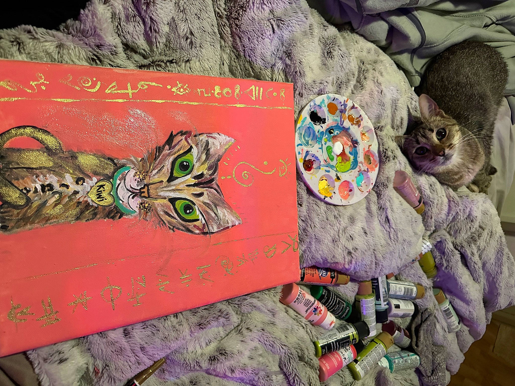 Kiwi is registered to the contest to win money with this photo: art, bag, creative_arts, drawing, fashion_accessory, font, illustration, linens, motif, paint, painting, pattern, room, sleeve, textile, visual_arts