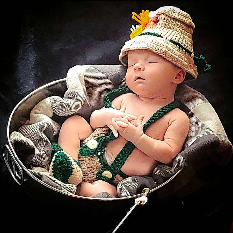 Gunnar is registered to the contest to win money with this photo: baby, baby_carriage, baby_products, baby_sleeping, baby_toddler_clothing, baseball_cap, cap, child, comfort, cool, fashion_accessory, finger, flash_photography, happy, headwear, jewellery, pattern, person, sitting, skin