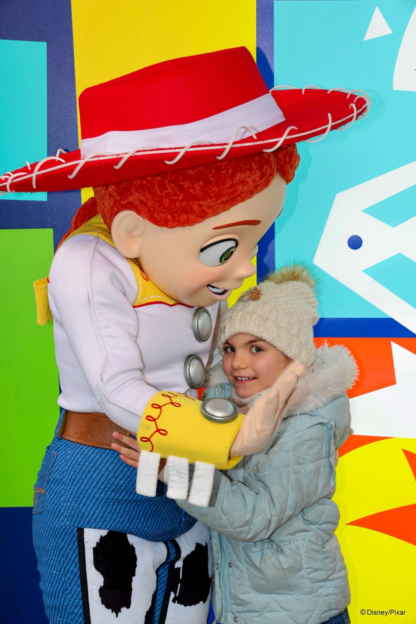 Lilou a rejoint le concours — aidez-le/la à gagner de superbes lots ! art, child, christmas_eve, costume_hat, event, fictional_character, fun, happy, hat, headwear, holiday, illustration, joy, party_supply, pattern, people, person, play, product, recreation