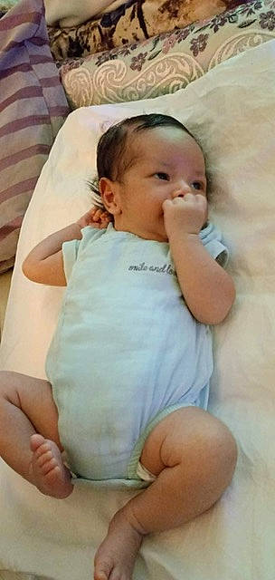 Naïl a rejoint le concours — aidez-le/la à gagner de superbes lots ! abdomen, baby, baby_products, baby_toddler_clothing, cheek, child, comfort, eyelash, finger, gesture, hair, happy, linens, lip, nail, nose, person, skin, sleeve, thumb