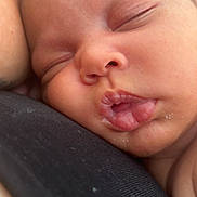 Maylan participe au concours pour gagner de l'argent avec cette photo : baby, sleeping, close_up, face, lips, drool, skin, infant, peaceful, resting, soft, cute, newborn, portrait, child, relaxation, warm, comfort, human, tender