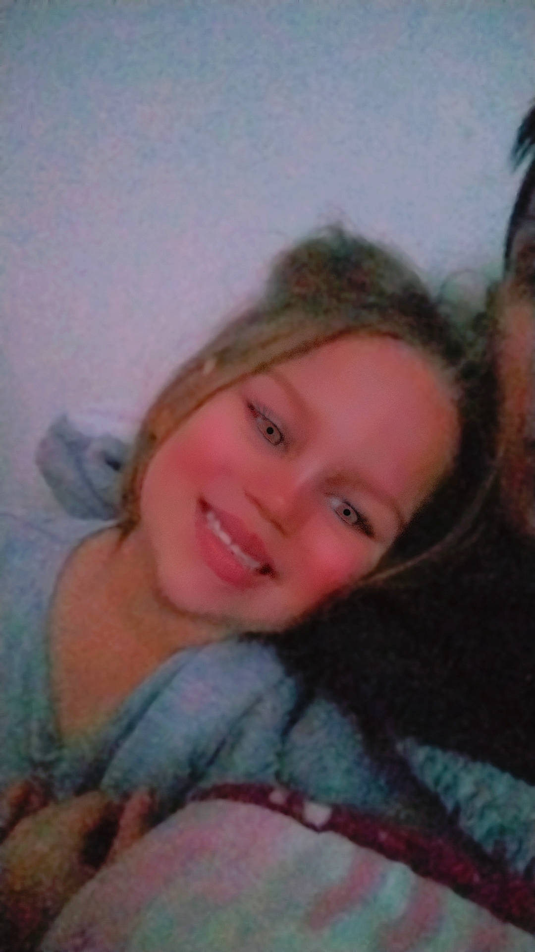 Shanel a rejoint le concours — aidez-le/la à gagner de superbes lots ! bangs, brown_hair, cheek, child, comfort, eyebrow, eyelash, fun, fur, happy, iris, joy, lip, nose, person, portrait, portrait_photography, sitting, smile, toddler