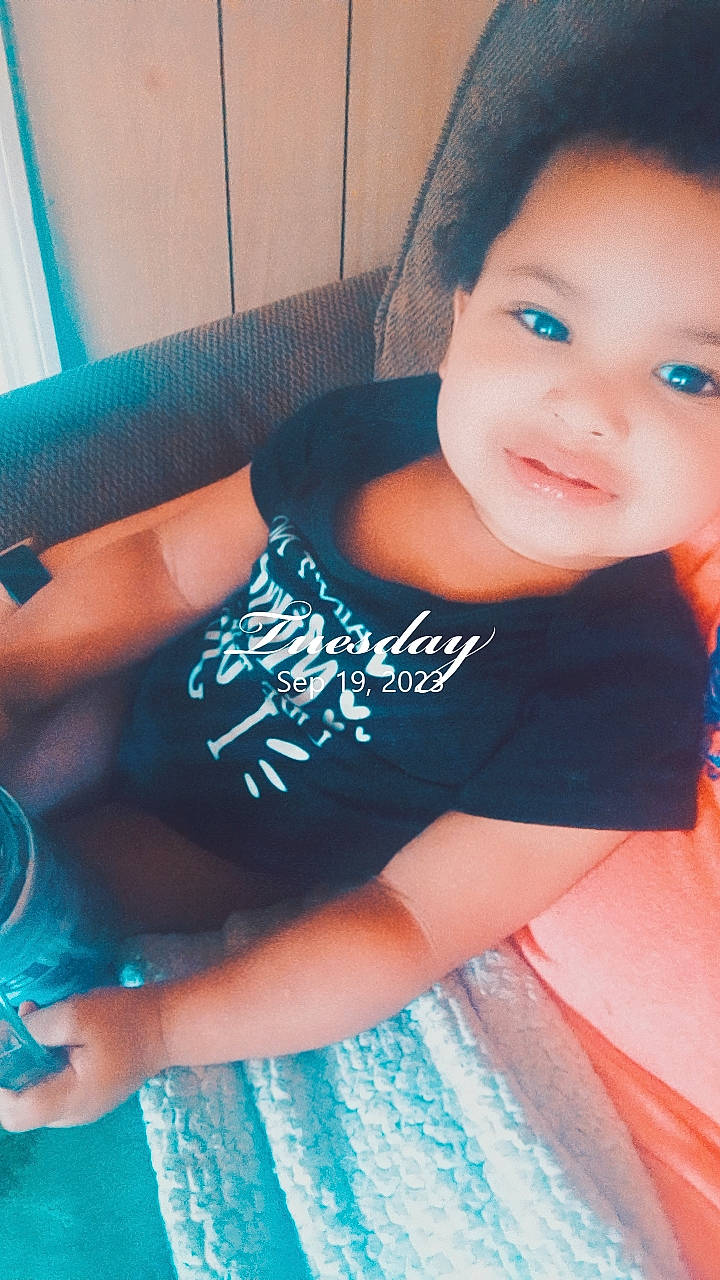 Landen is registered to the contest to win money with this photo: arm, azure, black_hair, blue, cool, elbow, finger, fun, hair, happy, human_body, joint, leisure, mouth, neck, person, shoulder, smile, summer, t_shirt