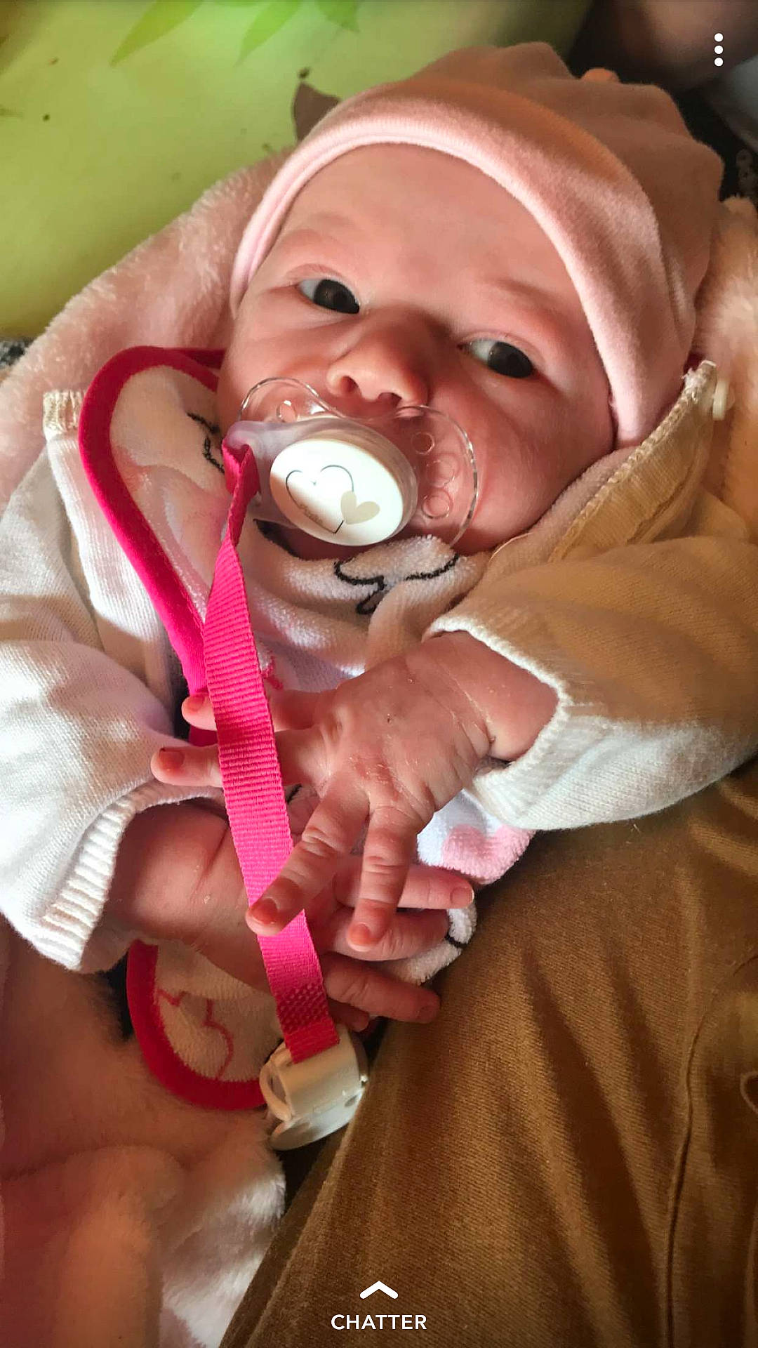 Inaya a rejoint le concours — aidez-le/la à gagner de superbes lots ! baby, baby_products, cheek, child, mouth, nose, person, pink, product, toddler