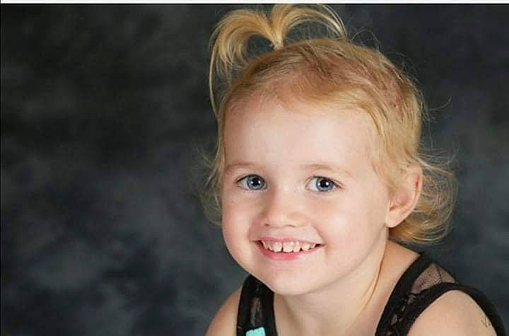 Inaya participe au concours pour gagner de l'argent avec cette photo : blond, cheek, child, chin, ear, eye, eyebrow, eyelash, face, flash_photography, hair, happy, head, iris, joy, lip, neck, nose, person, skin