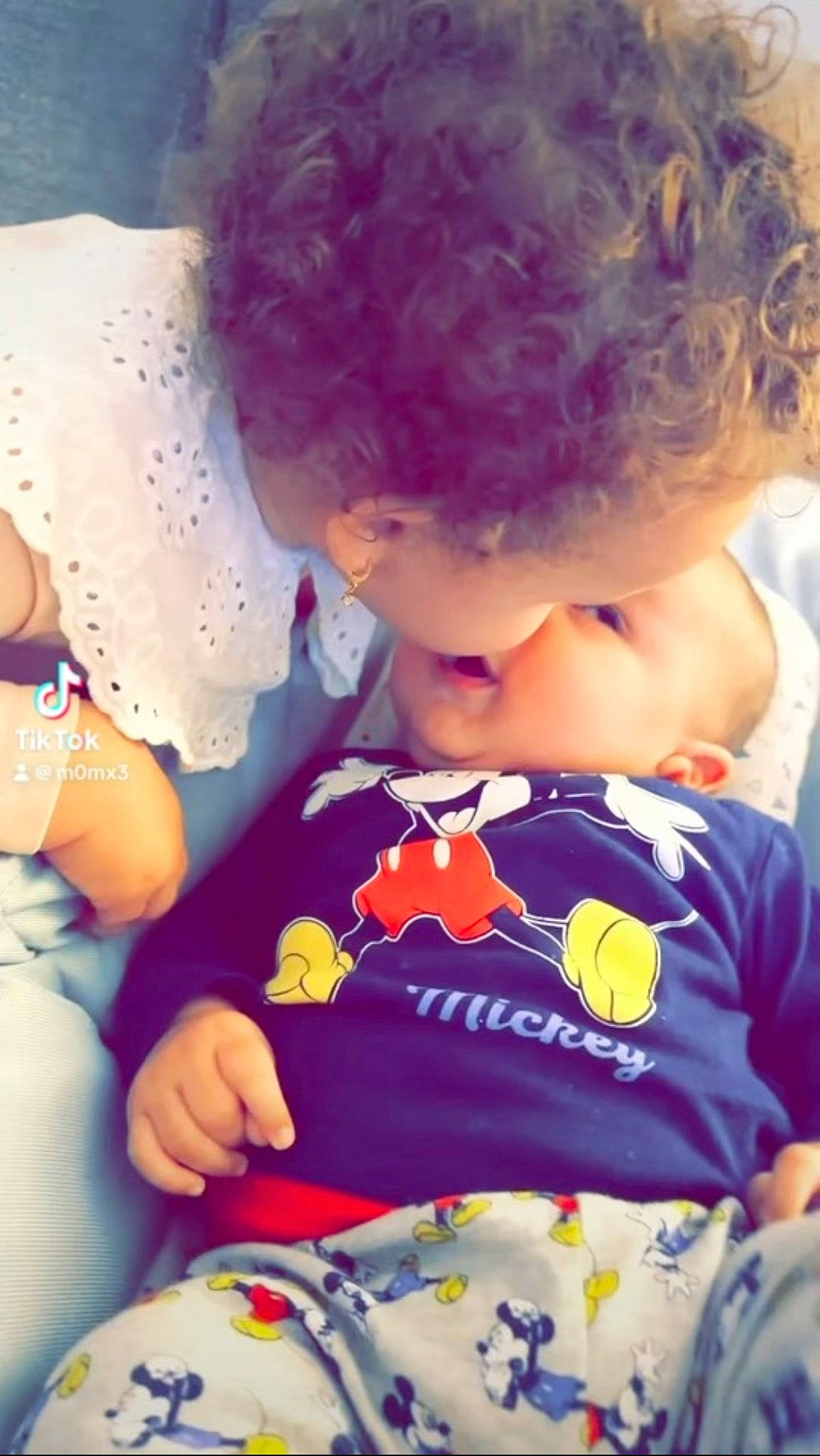 Zeïna participe au concours pour gagner de l'argent avec cette photo : azure, baby_toddler_clothing, cheek, child, cool, face, fashion, hair, hairstyle, happy, head, interaction, lip, person, shoulder, skin, sleeve, summer, t_shirt, textile