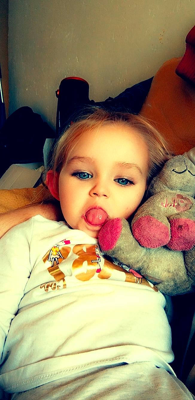 Nahomie participe au concours pour gagner de l'argent avec cette photo : baby, baby_toddler_clothing, beauty, cheek, child, comfort, cool, eyelash, facial_expression, finger, fun, happy, head, iris, lip, mouth, nose, person, skin, toddler