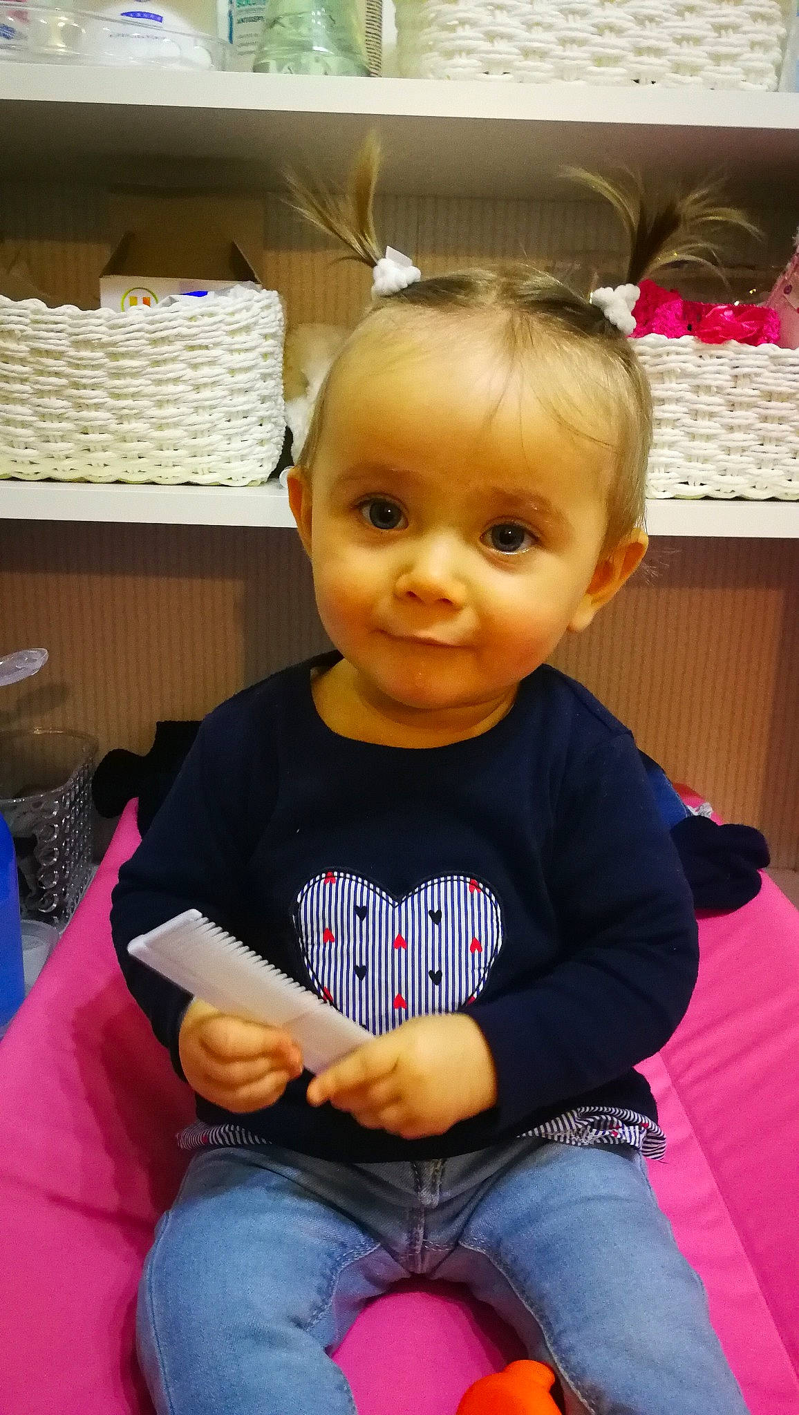 Miya participe au concours pour gagner de l'argent avec cette photo : cheek, child, day, fun, girl, infant, person, play, product, sitting, skin, toddler