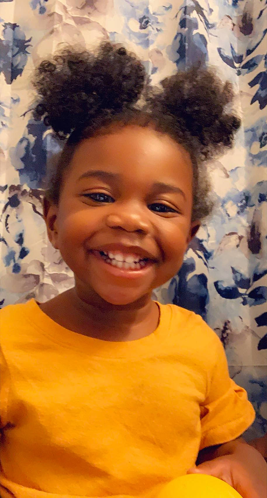 Ca'Nia is registered to the contest to win money with this photo: cheek, chin, eye, eyebrow, face, facial_expression, forehead, hairstyle, happy, head, human, human_body, joy, lip, mouth, neck, nose, organ, person, shoulder