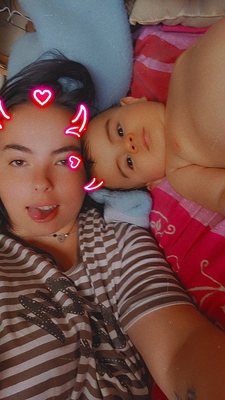 Rafael participe au concours pour gagner de l'argent avec cette photo : black_hair, cheek, child, chin, clothing, cool, eyebrow, eyelash, flash_photography, fun, happy, hat, headgear, iris, lip, mouth, nose, person, pink, skin