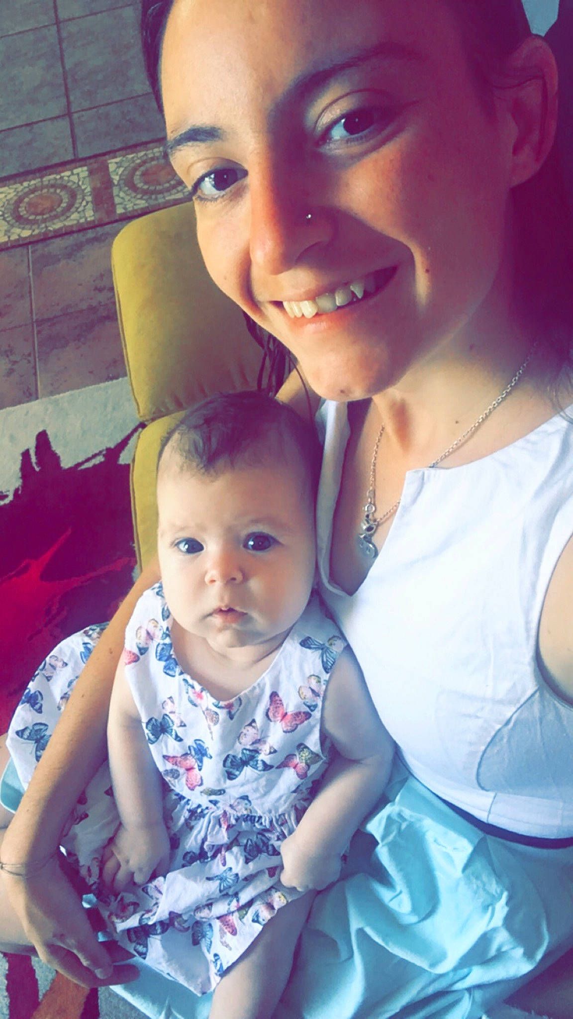 Nirina a rejoint le concours — aidez-le/la à gagner de superbes lots ! baby, beauty, cheek, child, daughter, eye, face, forehead, fun, happy, head, joy, lip, mother, nose, people, person, selfie, skin, smile