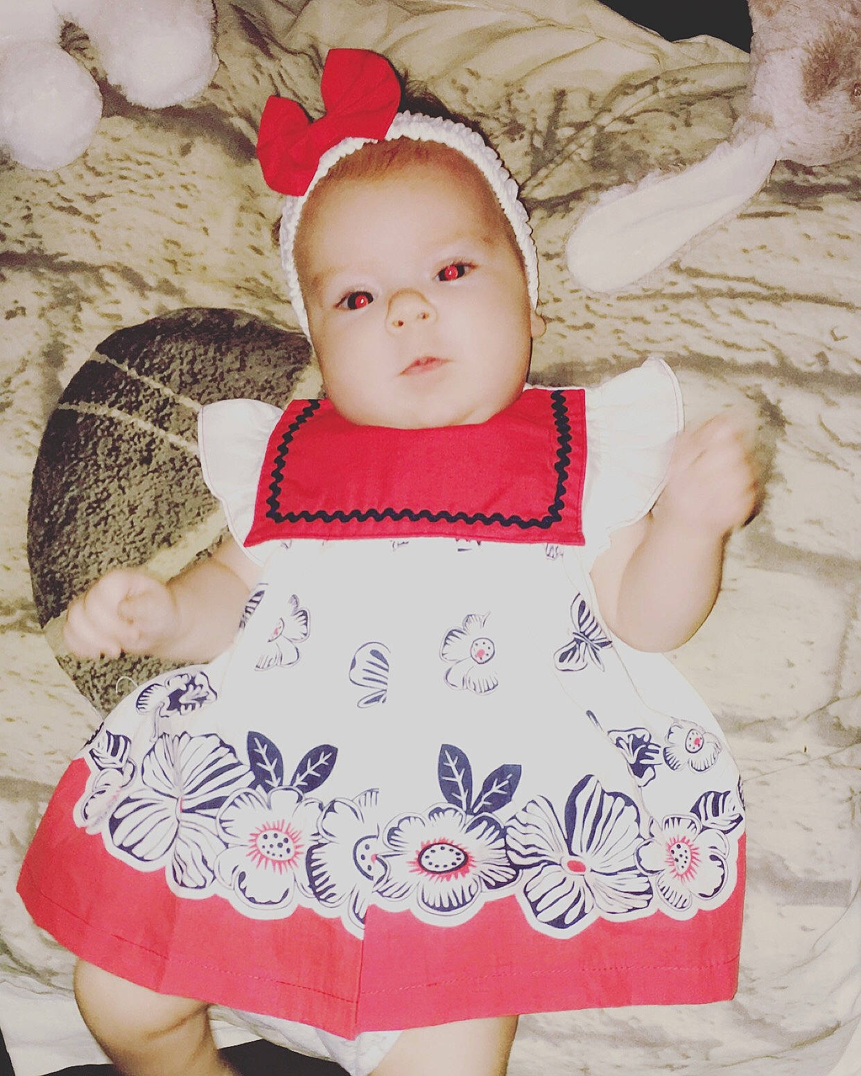 Nirina a rejoint le concours — aidez-le/la à gagner de superbes lots ! baby, baby_products, baby_toddler_clothing, cheek, child, clothing, design, dress, hair_accessory, head, headgear, pattern, person, pink, product, skin, sleeve, textile, toddler