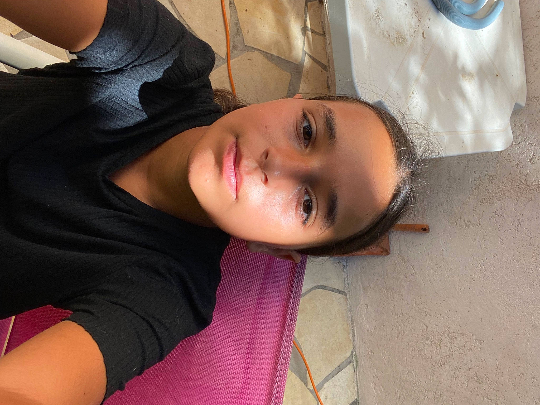 Amarine a rejoint le concours — aidez-le/la à gagner de superbes lots ! black_hair, cheek, comfort, cool, dress, eye, eyebrow, eyelash, eyewear, flash_photography, forehead, hair, happy, lip, long_hair, mouth, neck, nose, person, shoulder