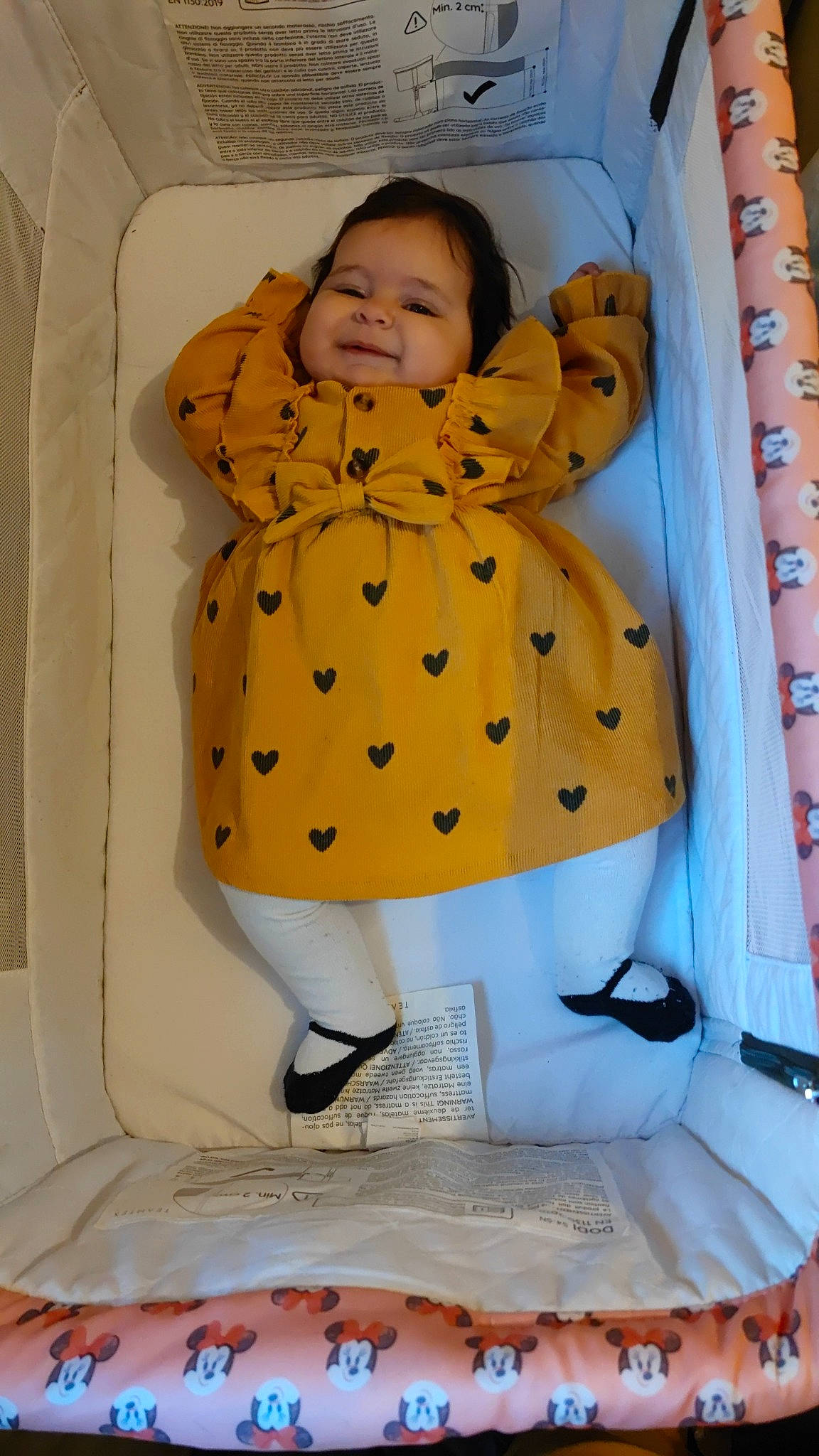 Andréia a rejoint le concours — aidez-le/la à gagner de superbes lots ! baby, baby_toddler_clothing, bedding, child, comfort, dress, eye, face, fashion_design, head, joy, linens, orange, pattern, peach, person, room, sleeve, smile, textile