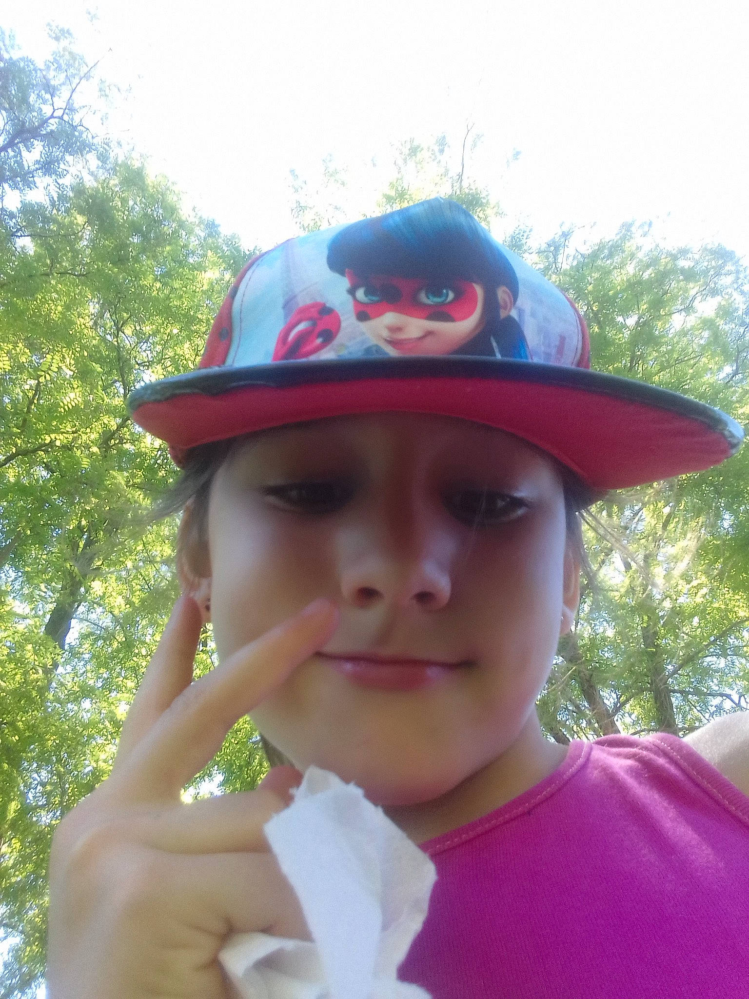 Ambre participe au concours pour gagner de l'argent avec cette photo : child, fashion_accessory, hat, headgear, headwear, person, summer, sun_hat, vacation