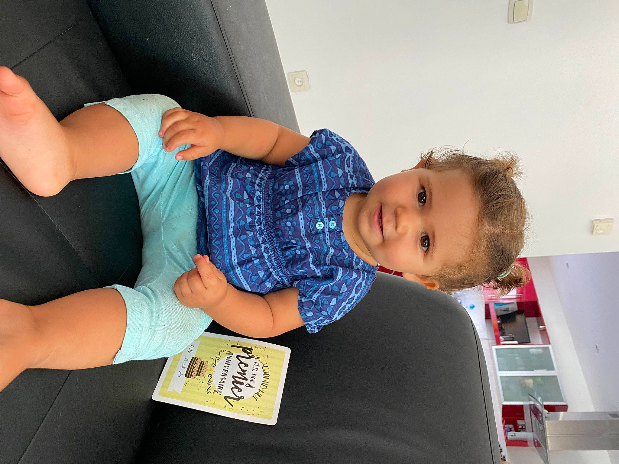 Ambre participe au concours pour gagner de l'argent avec cette photo : arm, child, elbow, person, wrist