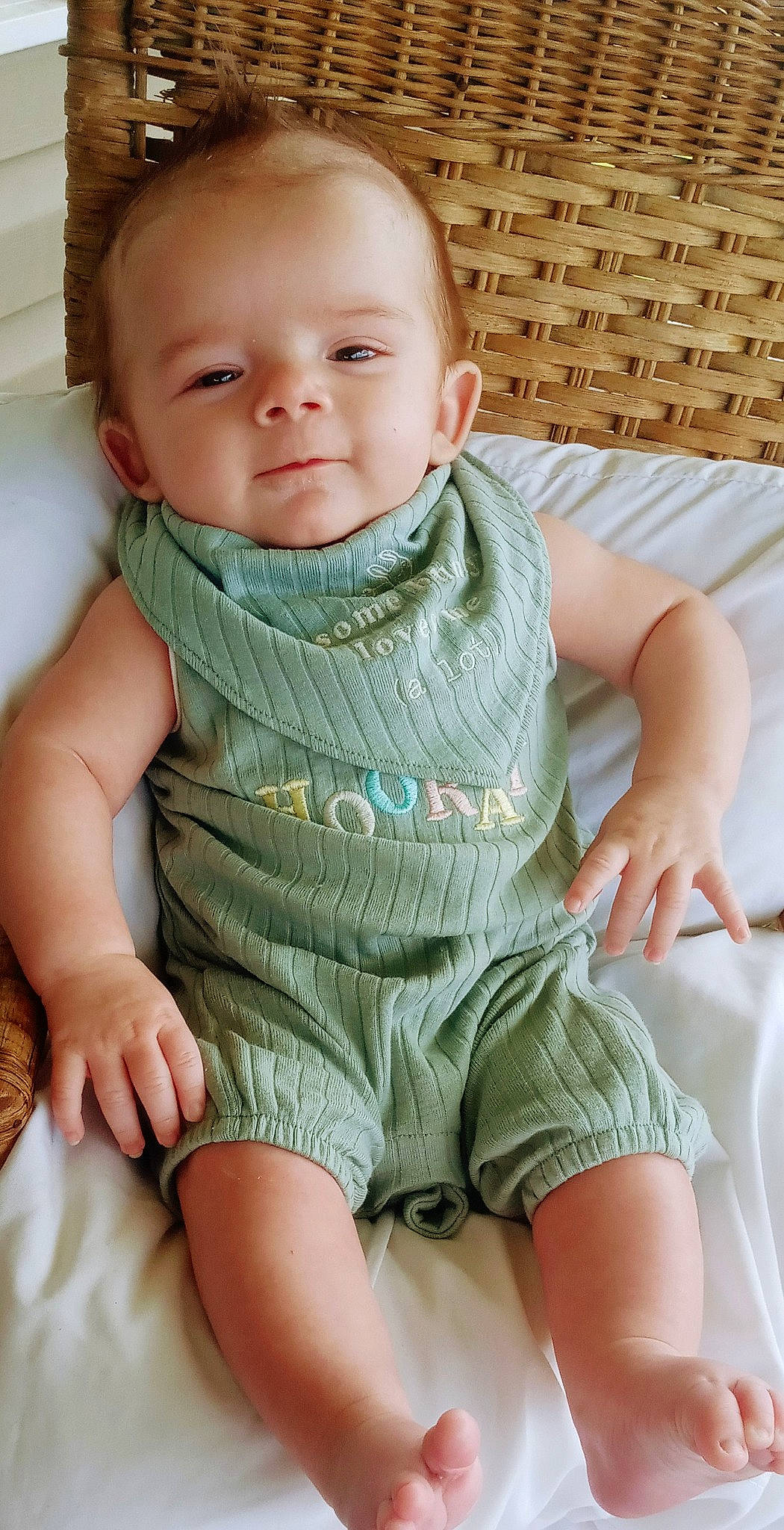 Legend is registered to the contest to win money with this photo: baby, baby_toddler_clothing, cheek, comfort, eye, face, finger, hair, happy, head, human_body, iris, joint, leg, lip, neck, person, skin, sleeve, smile