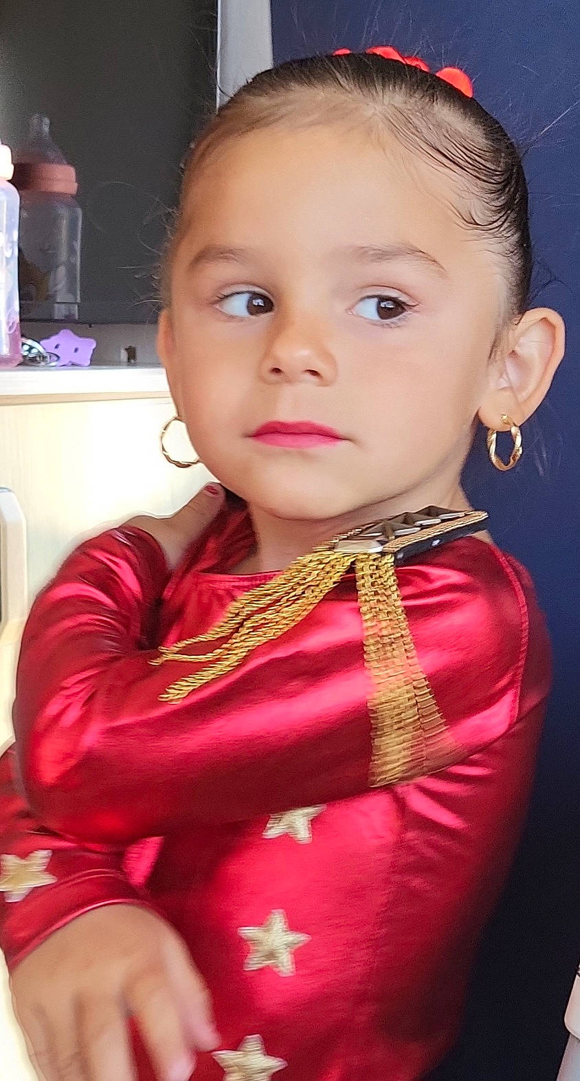 Lyam a rejoint le concours — aidez-le/la à gagner de superbes lots ! beauty, black_hair, cheek, child, eye, eyebrow, eyelash, face, fashion_design, flash_photography, forehead, hair, happy, head, jewellery, lip, magenta, nose, person, pink