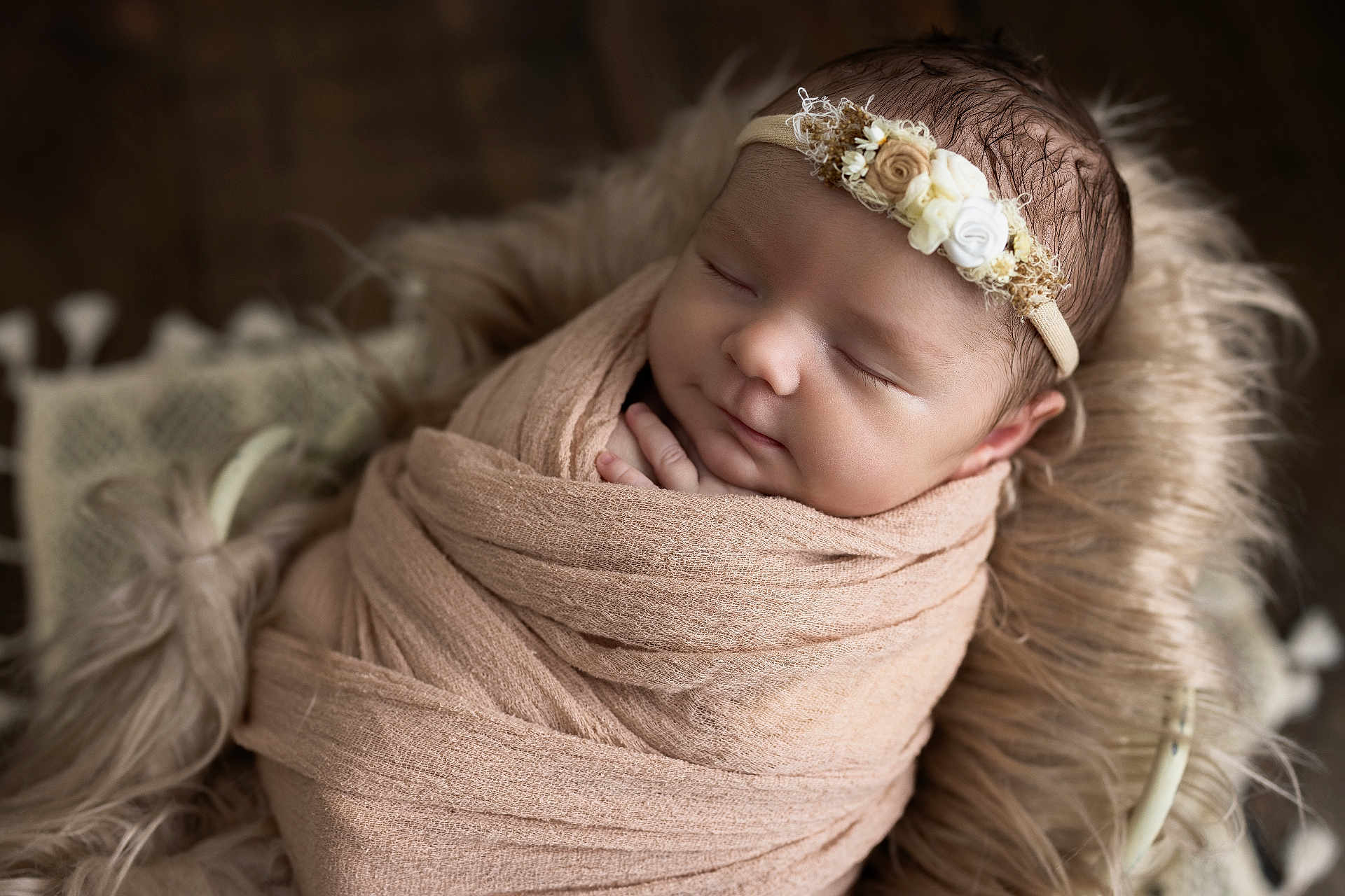Luana participe au concours pour gagner de l'argent avec cette photo : newborn, baby, sleeping, wrapped, blanket, headband, floral, soft, cozy, cushion, closeup, portrait, peaceful, infant, cute, indoors, warm, resting, child, toddler