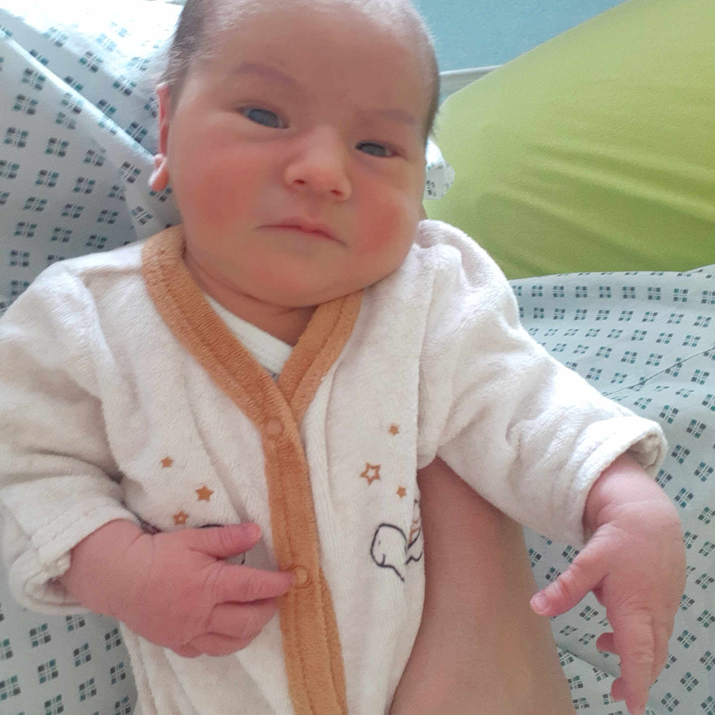 Lyano participe au concours pour gagner de l'argent avec cette photo : baby, blanket, bodypart, clothing, face, fashion, finger, furniture, hand, head, homedecor, knitwear, linen, newborn, person, photography, portrait, robe, sweater, towel