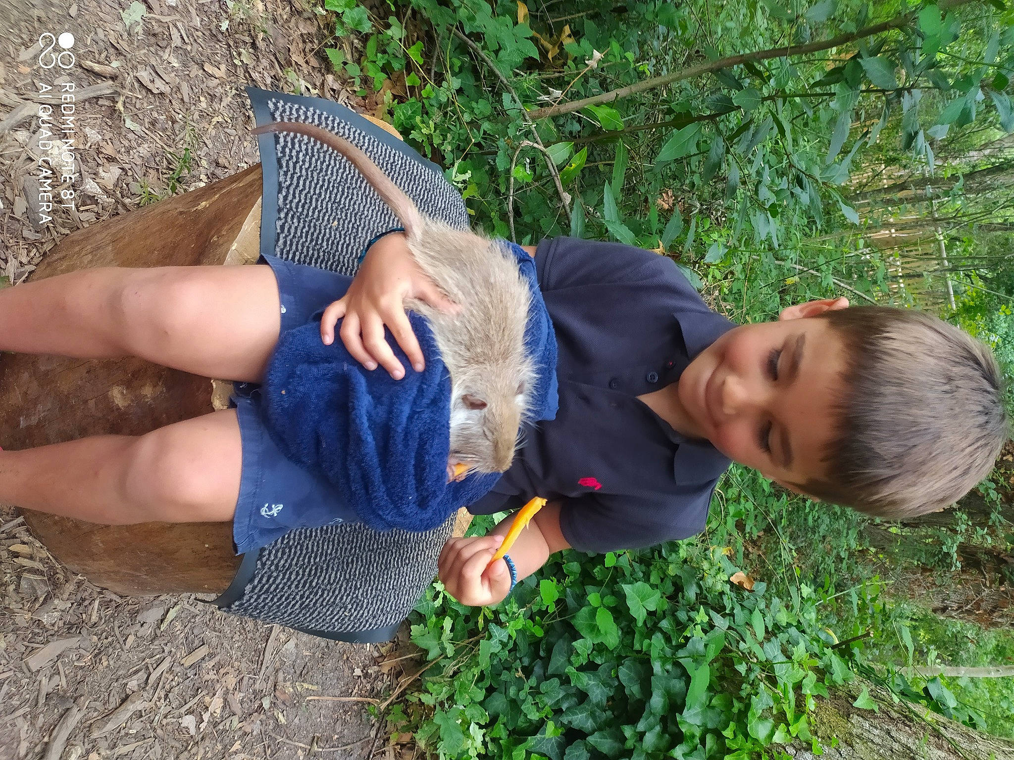 Camille a rejoint le concours — aidez-le/la à gagner de superbes lots ! adaptation, barefoot, calf, child, electric_blue, foot, fun, grass, grass_family, human_leg, joint, joy, knee, leaf, leisure, people_in_nature, person, plant, terrestrial_plant, thigh