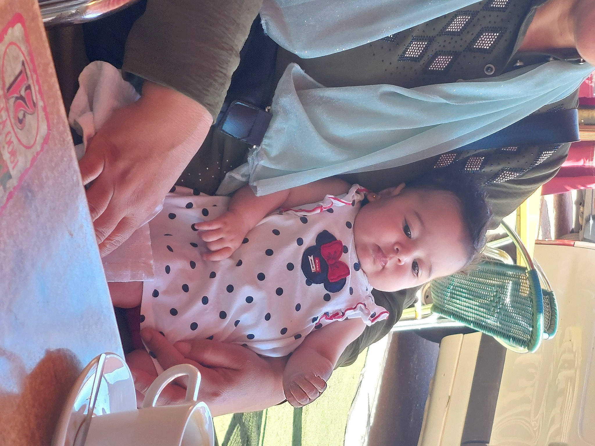 Mayssa a rejoint le concours — aidez-le/la à gagner de superbes lots ! baby, baby_toddler_clothing, child, event, fashion, fun, happy, hat, leisure, pattern, person, smile, toddler, tree, vacation