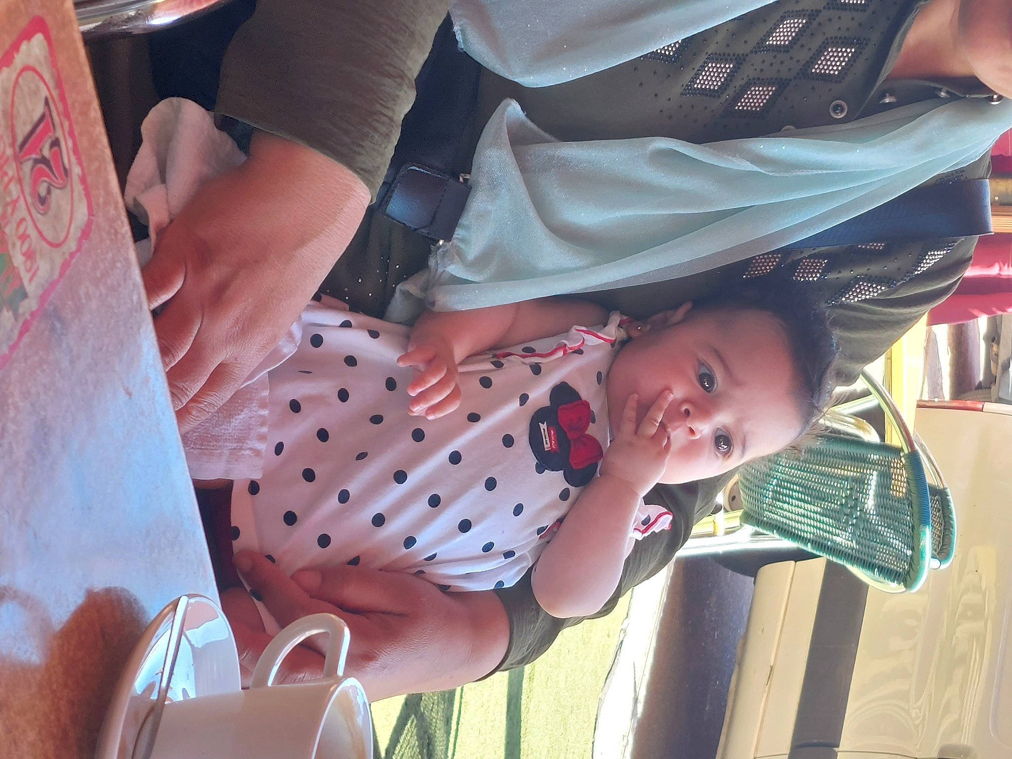 Mayssa participe au concours pour gagner de l'argent avec cette photo : baby, child, event, fashion, flesh, fun, happy, hat, pattern, person, sleeve, toddler